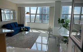 3 Bedroom Apartment In The Heart Of Brickell Sleeps 8
